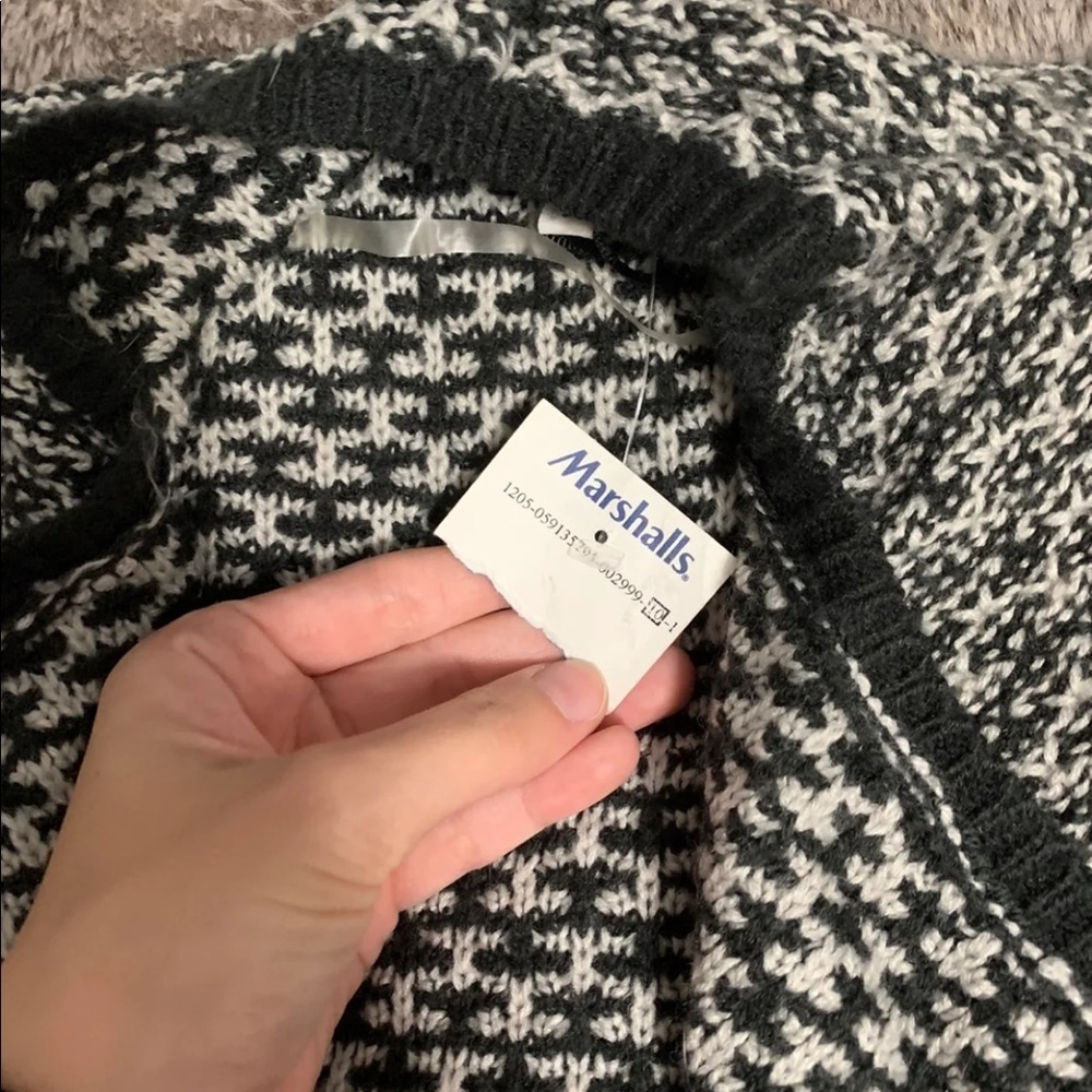 Cardigan - Picture 2 of 3